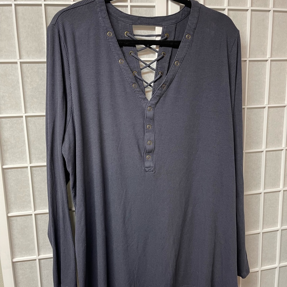 Torrid gray lace up back Henley
